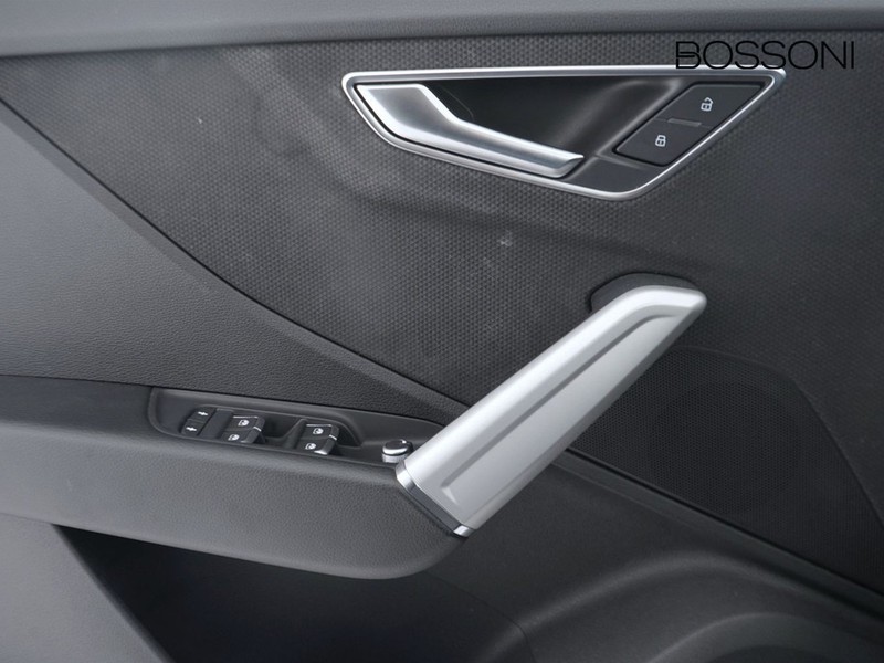 13 - Audi Q2 35 1.5 tfsi s line edition s tronic