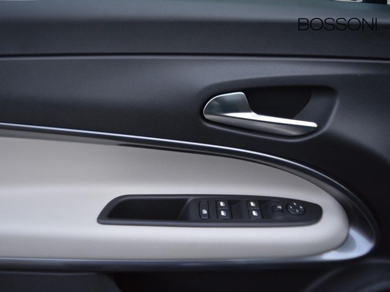 13 - Fiat 600 1.2 hybrid 110cv la prima ii edct