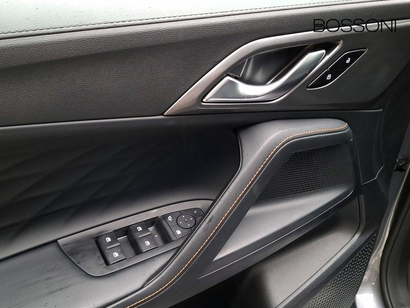 19 - Mg HS 1.5 phev luxury auto