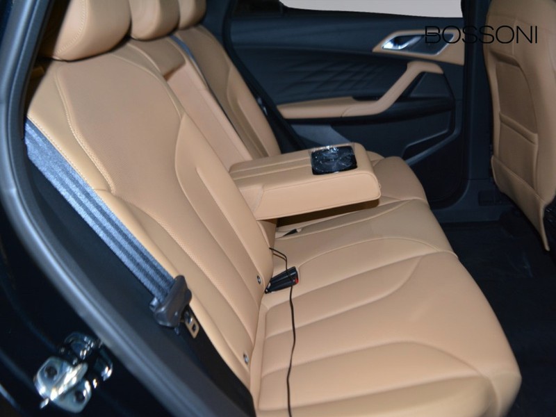 7 - Mg HS 1.5 phev luxury auto