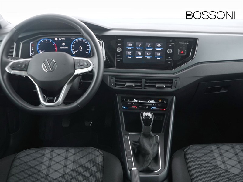 7 - Volkswagen Taigo 1.0 tsi 115cv r-line