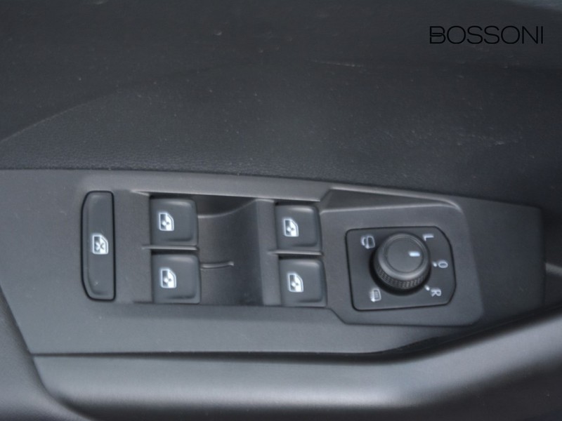 13 - Volkswagen T-Cross 1.5 tsi 150cv style dsg