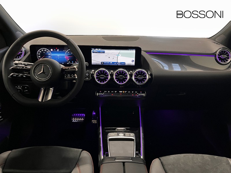 13 - Mercedes GLA 200 d amg line premium 4matic 8g-dct