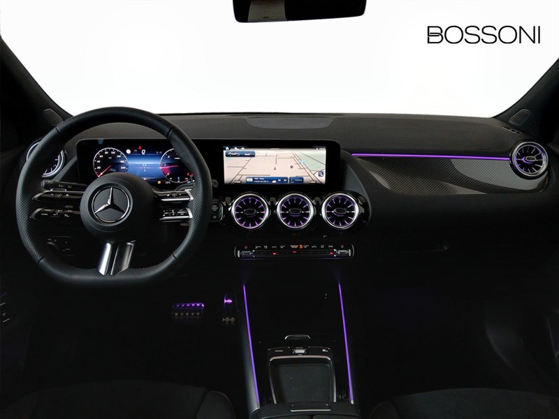 13 - Mercedes GLA 200 d amg line premium 4matic 8g-dct