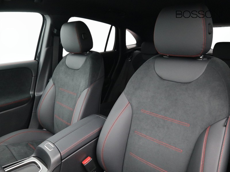 7 - Mercedes GLA 200 d amg line premium 4matic 8g-dct