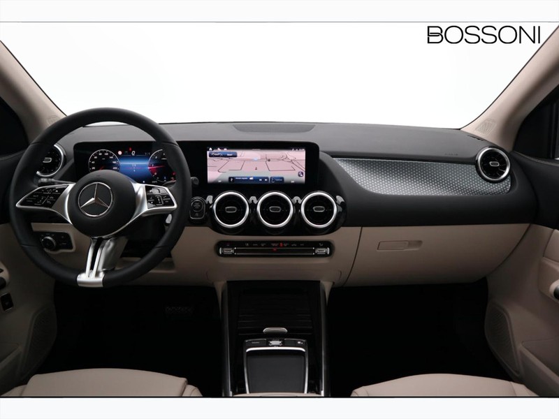 13 - Mercedes GLA 180 d progressive advanced 8g-dct