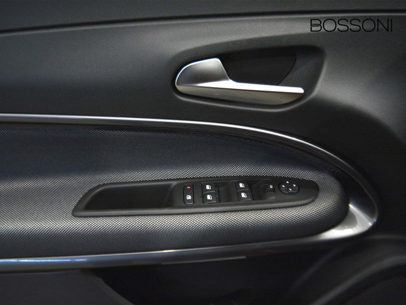 13 - Fiat 600 1.2 hybrid 110cv icon edct