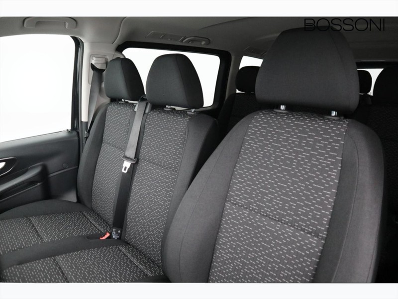 7 - Mercedes Vans Vito etourer 129 long 90kwh