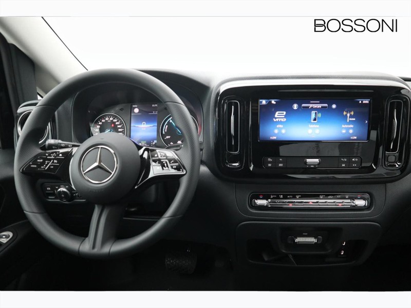 13 - Mercedes Vans Vito etourer 129 long 90kwh