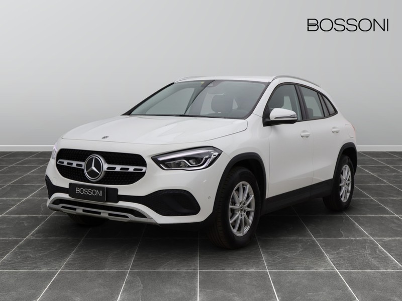 1 - Mercedes GLA 180 business extra 7g-dct