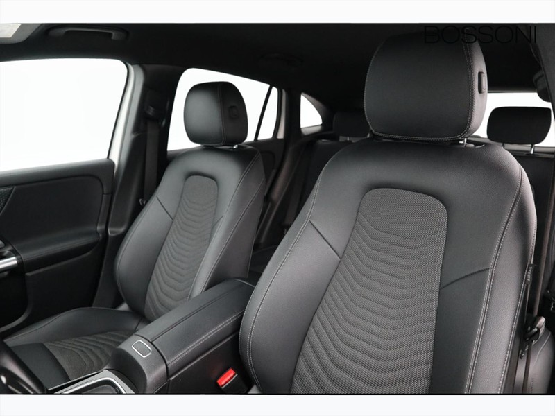 7 - Mercedes GLA 180 d progressive advanced 8g-dct