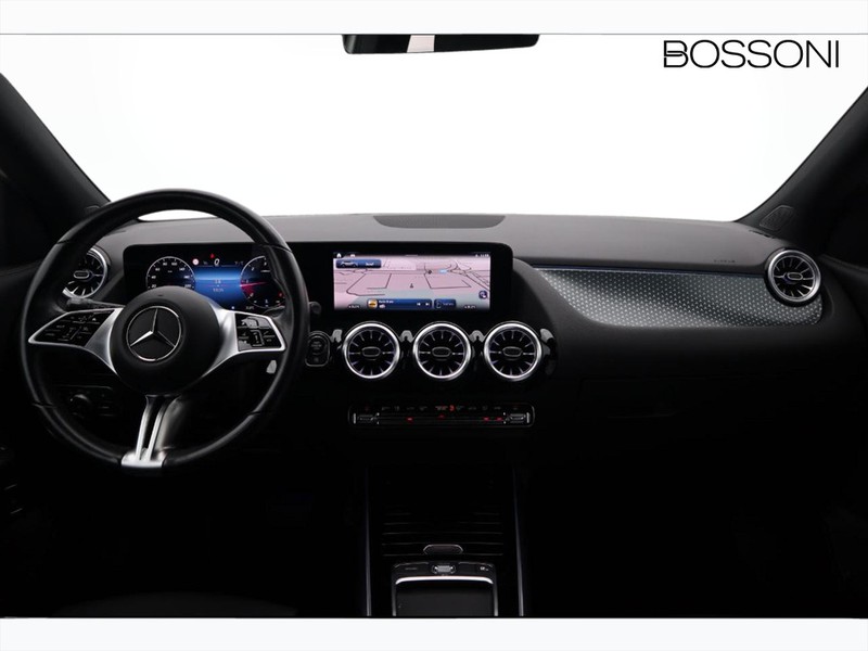 13 - Mercedes GLA 180 d progressive advanced 8g-dct