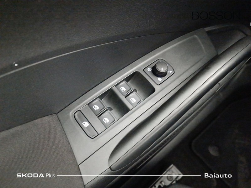 19 - Skoda Fabia 1.0 mpi 80cv selection