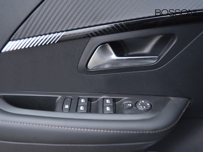 13 - Peugeot 208 1.2 puretech 100cv allure s&s