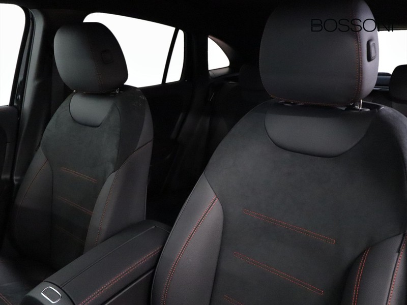 7 - Mercedes GLA 180 amg line advanced plus 7g-dct