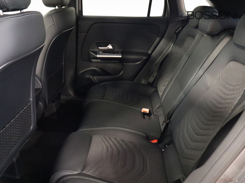 7 - Mercedes GLA 180 d progressive advanced 8g-dct