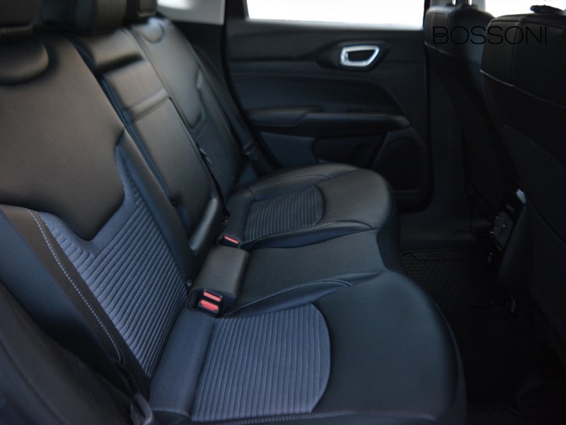 7 - Jeep Compass 1.5 turbo t4 mhev 130cv altitude 2wd