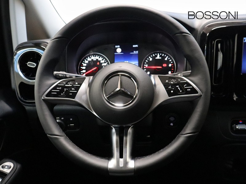13 - Mercedes Vans Vito mixto 116 cdi long select 4x4 9g-tronic