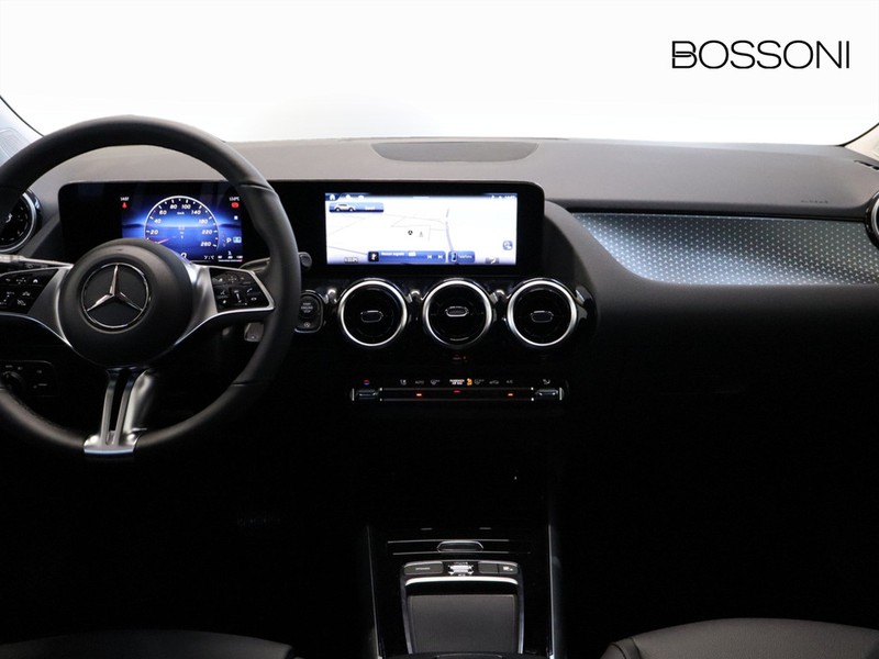 13 - Mercedes GLA 200 d progressive extra 8g-dct