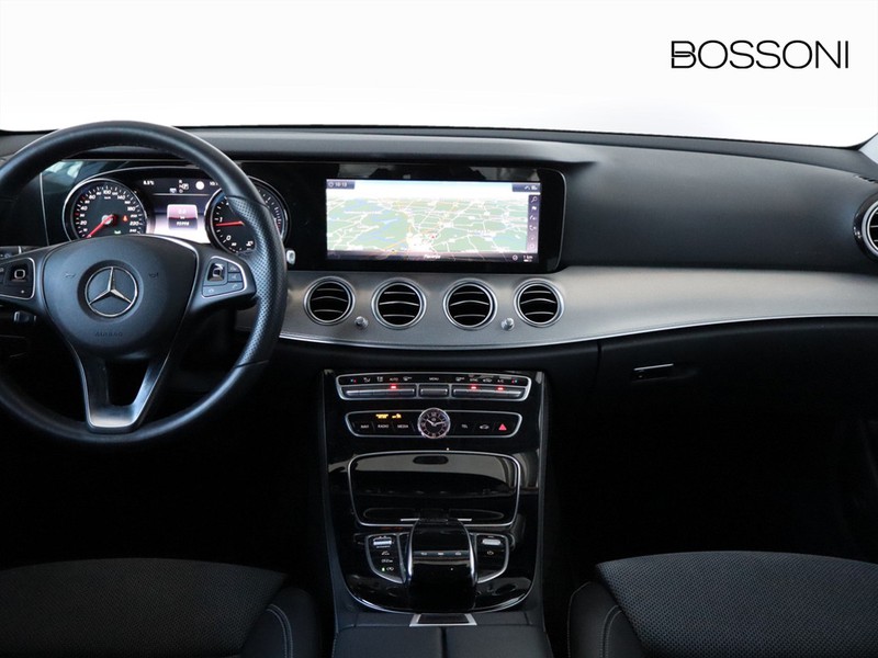13 - Mercedes Classe E berlina 220 d business sport 4matic 9g-tronic plus