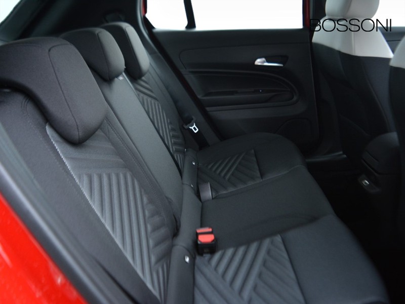 7 - Fiat 600 1.2 hybrid 145cv icon