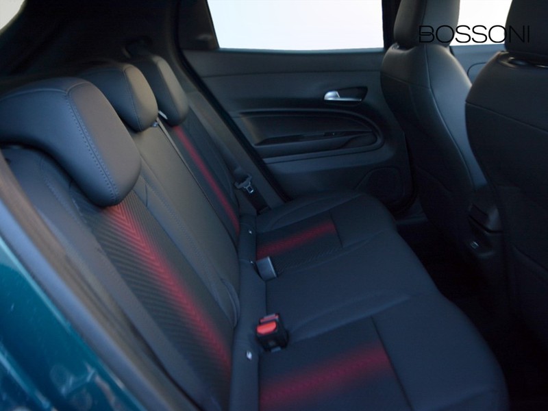 7 - Alfa Romeo Junior 1.2 hybrid 145cv ibrida q4 edct6