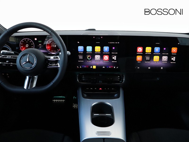 13 - Mercedes CLA 200 premium auto