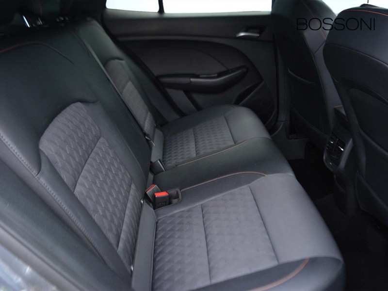 7 - Mg MG3 1.5 hybrid+ luxury