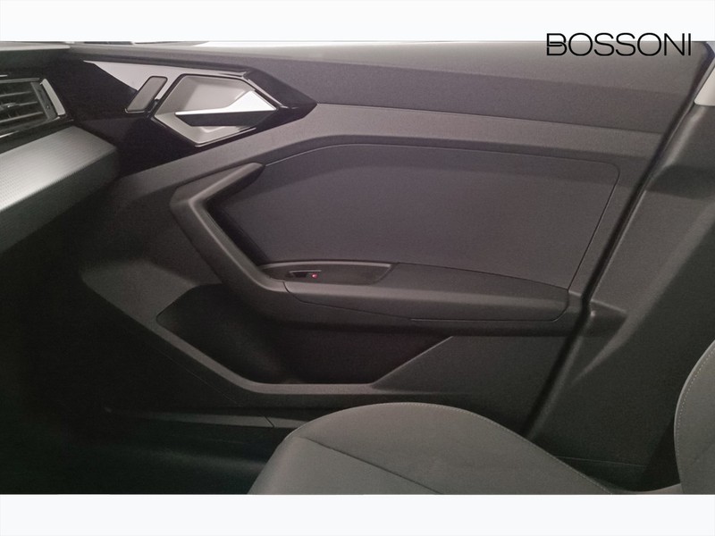 13 - Audi A1 sportback 25 1.0 tfsi