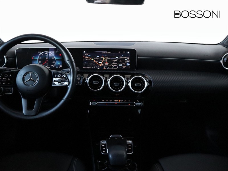 13 - Mercedes Classe A 200 executive 7g-dct