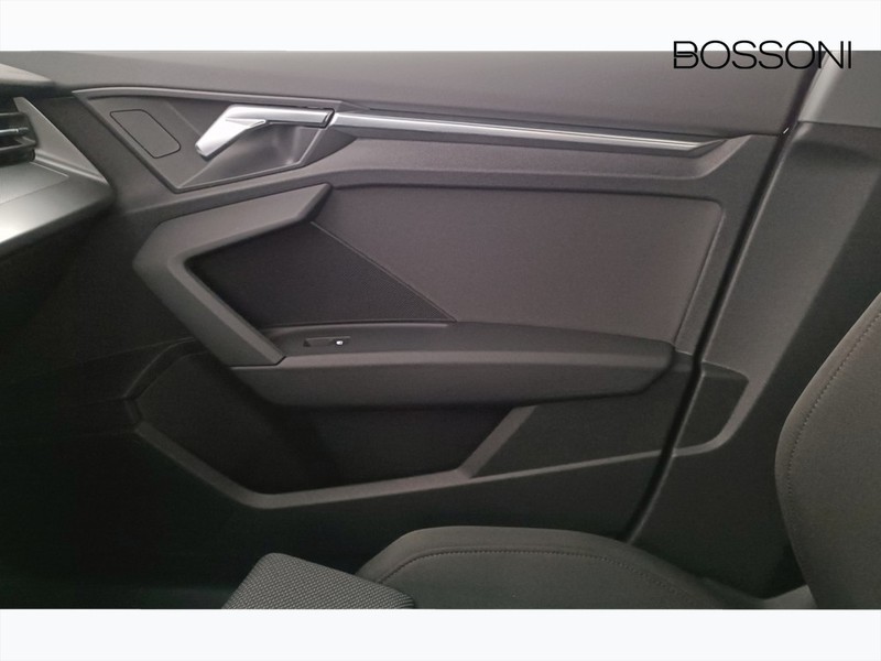 13 - Audi A3 sportback 30 1.0 tfsi business