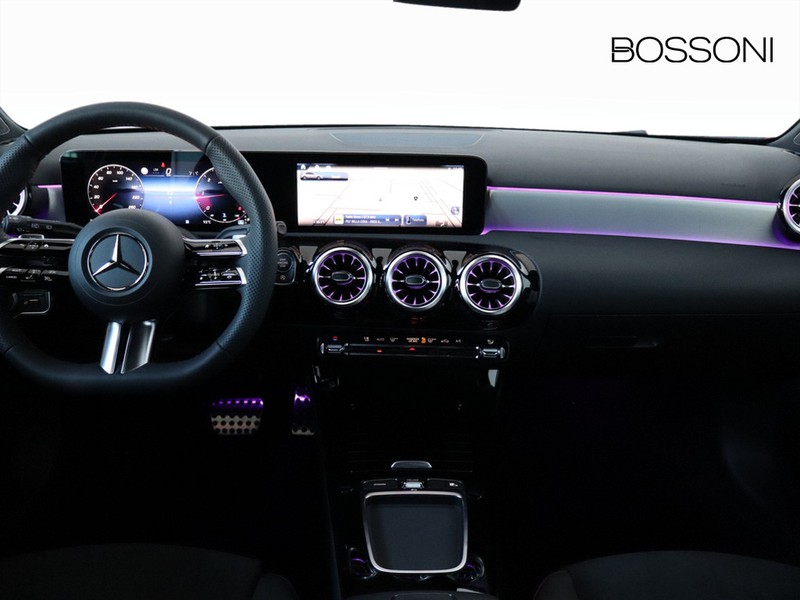 13 - Mercedes Classe A 180 d amg line extra speedshift dct amg 8g