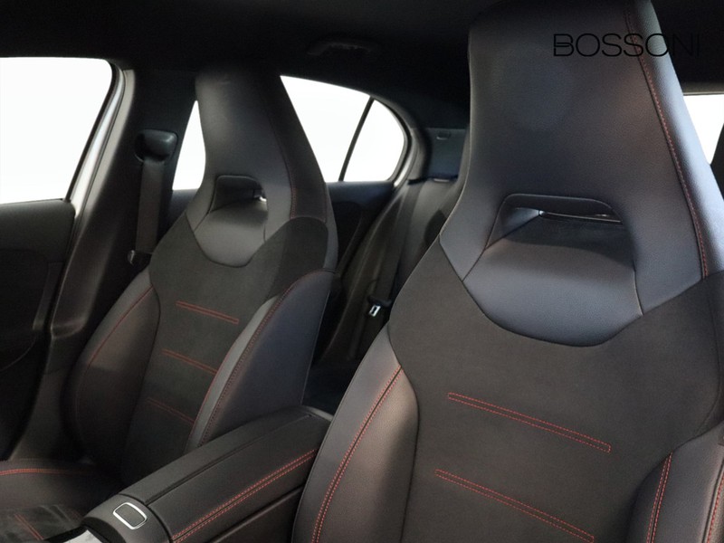 7 - Mercedes Classe A 250 e plug in hybrid (e eq-power) premium 8g-dct