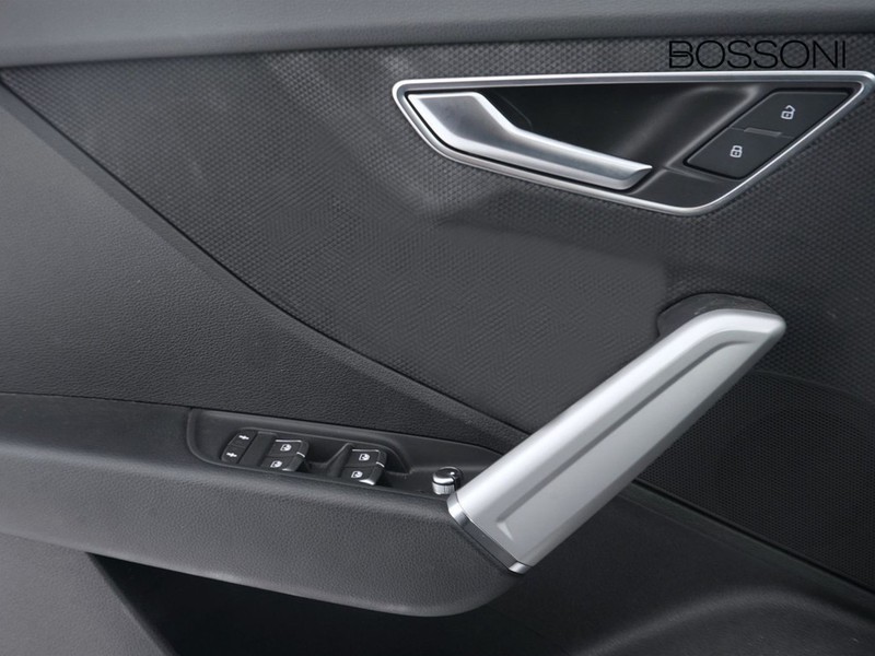 13 - Audi Q2 35 1.5 tfsi s line edition s tronic