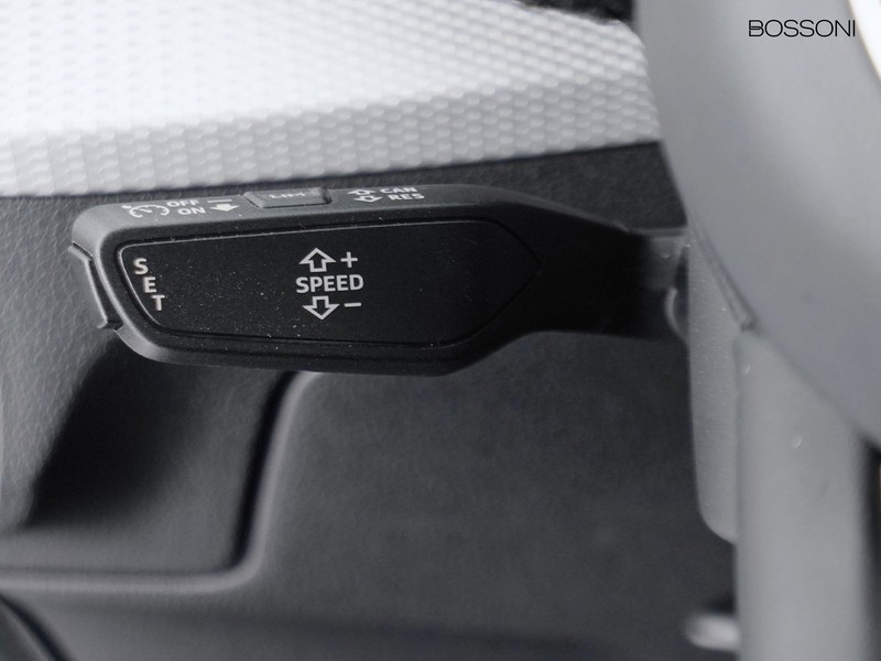 25 - Audi Q2 35 1.5 tfsi s line edition s tronic