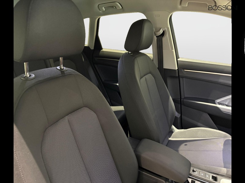 25 - Audi Q3 35 2.0 tdi business advanced s tronic