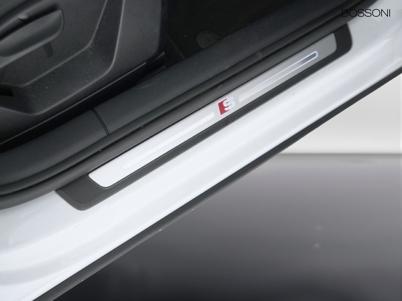 19 - Audi Q2 35 1.5 tfsi s line edition s tronic