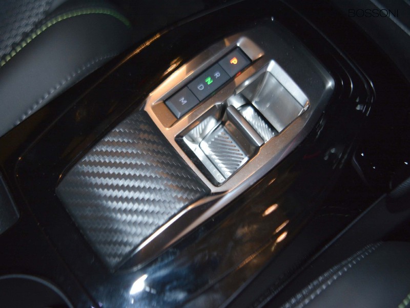 13 - Peugeot 208 1.2 hybrid 48v 110cv gt e-dcs6