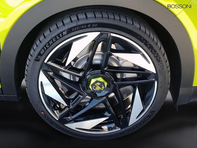 13 - Abarth 600e 54kwh turismo