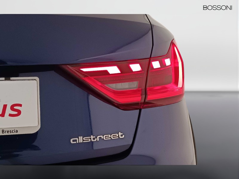 7 - Audi A1 allstreet 30 1.0 tfsi 116cv identity contrast s tronic