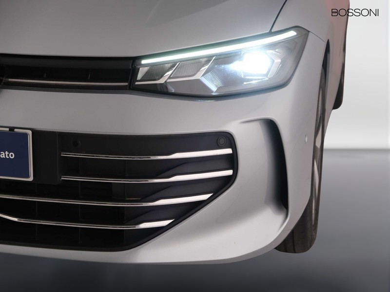 13 - Volkswagen Passat 2.0 tdi scr evo 150cv business dsg