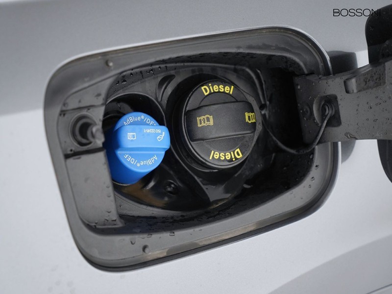 31 - Audi Q3 35 2.0 tdi s line edition s tronic