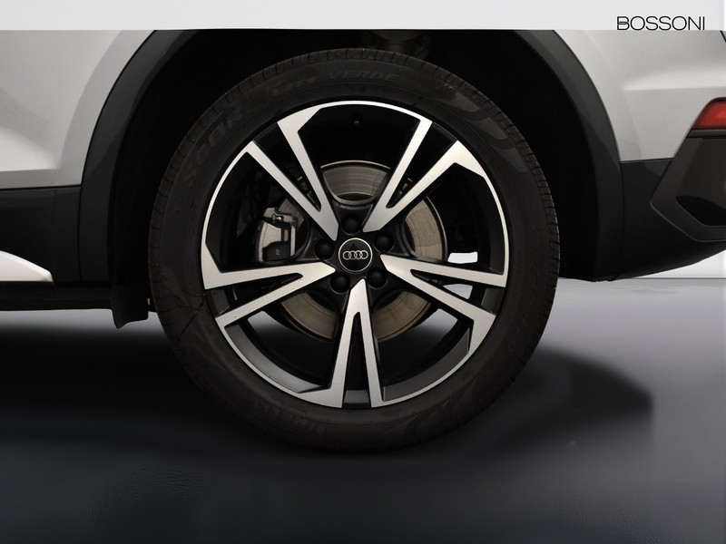 13 - Audi Q5 sportback 40 2.0 tfsi mhev 12v business advanced quattro s tronic