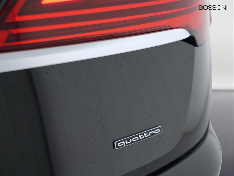 37 - Audi Q5 sportback 40 2.0 tdi mhev 12v s line quattro s tronic