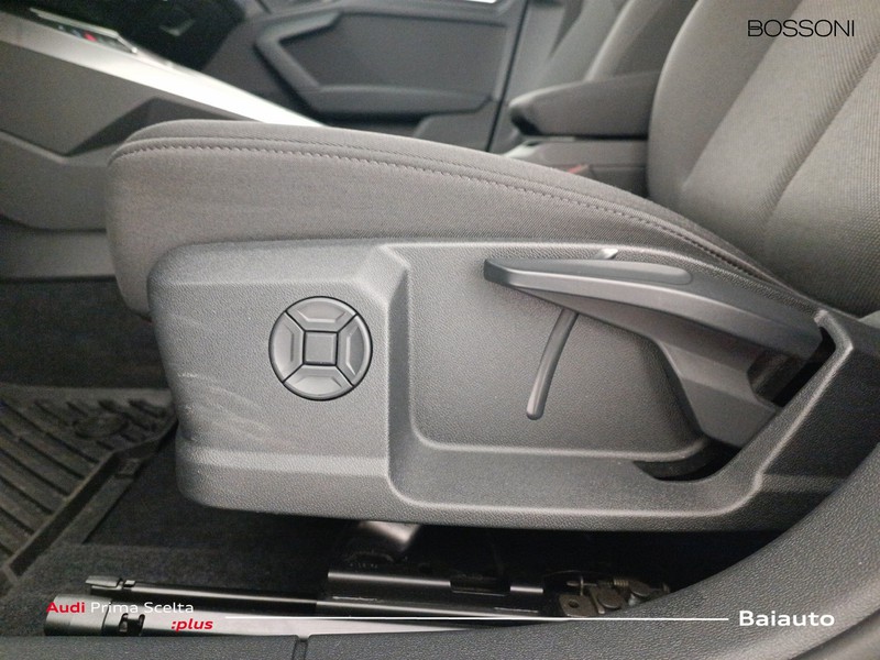 25 - Audi A3 sportback 30 2.0 tdi business advanced s tronic