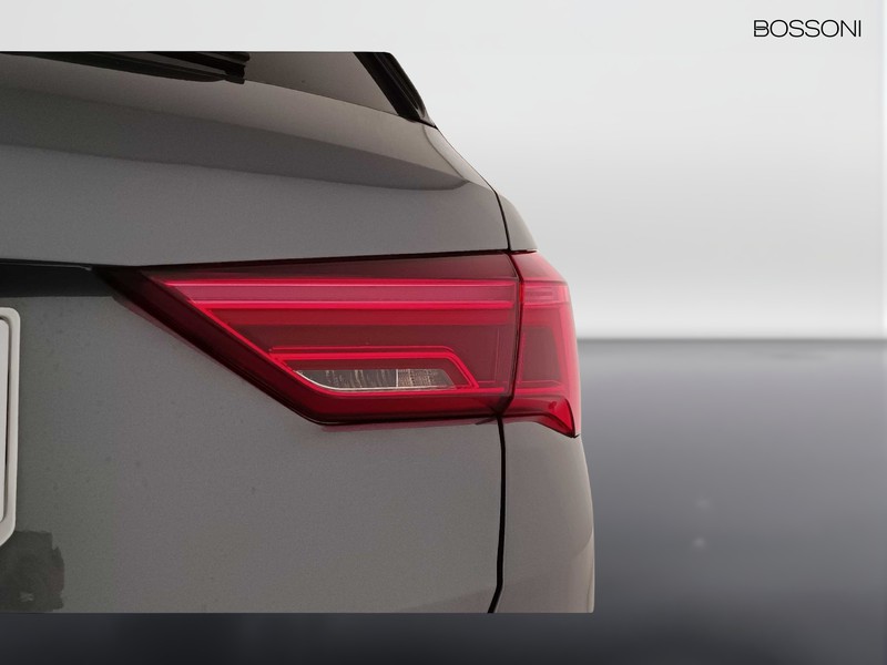 7 - Audi Q3 35 2.0 tdi s line edition s tronic