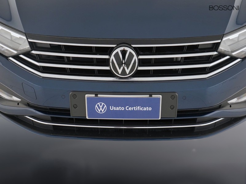 13 - Volkswagen Passat variant 2.0 tdi scr evo 150cv business dsg