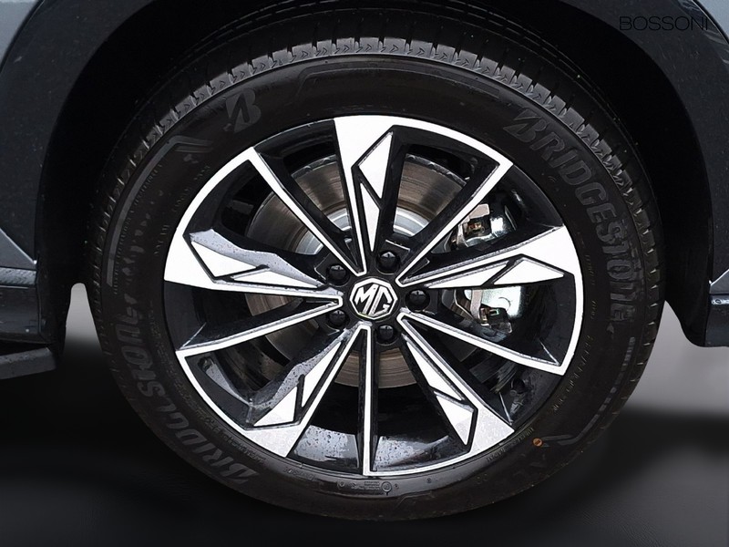 13 - Mg HS 1.5 phev luxury auto