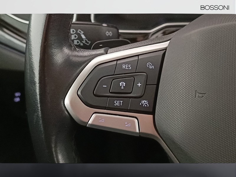 25 - Volkswagen Polo 1.0 tsi 110cv style dsg