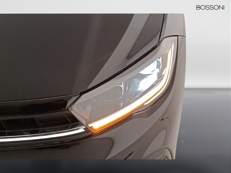 37 - Volkswagen Polo 1.0 tsi 110cv style dsg